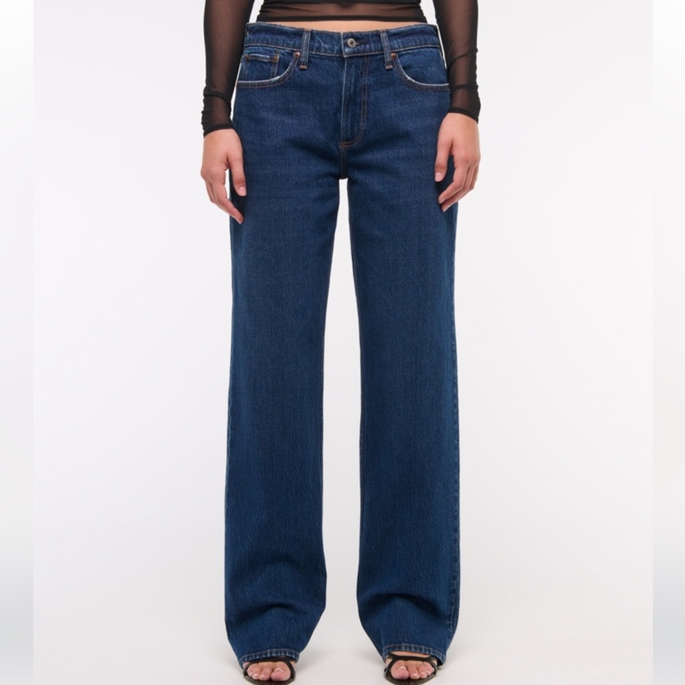 Abercrombie Low Rise Baggy Jean Size 12/31 Short